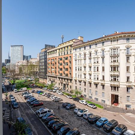 Binario Verticale Milano Esterno foto