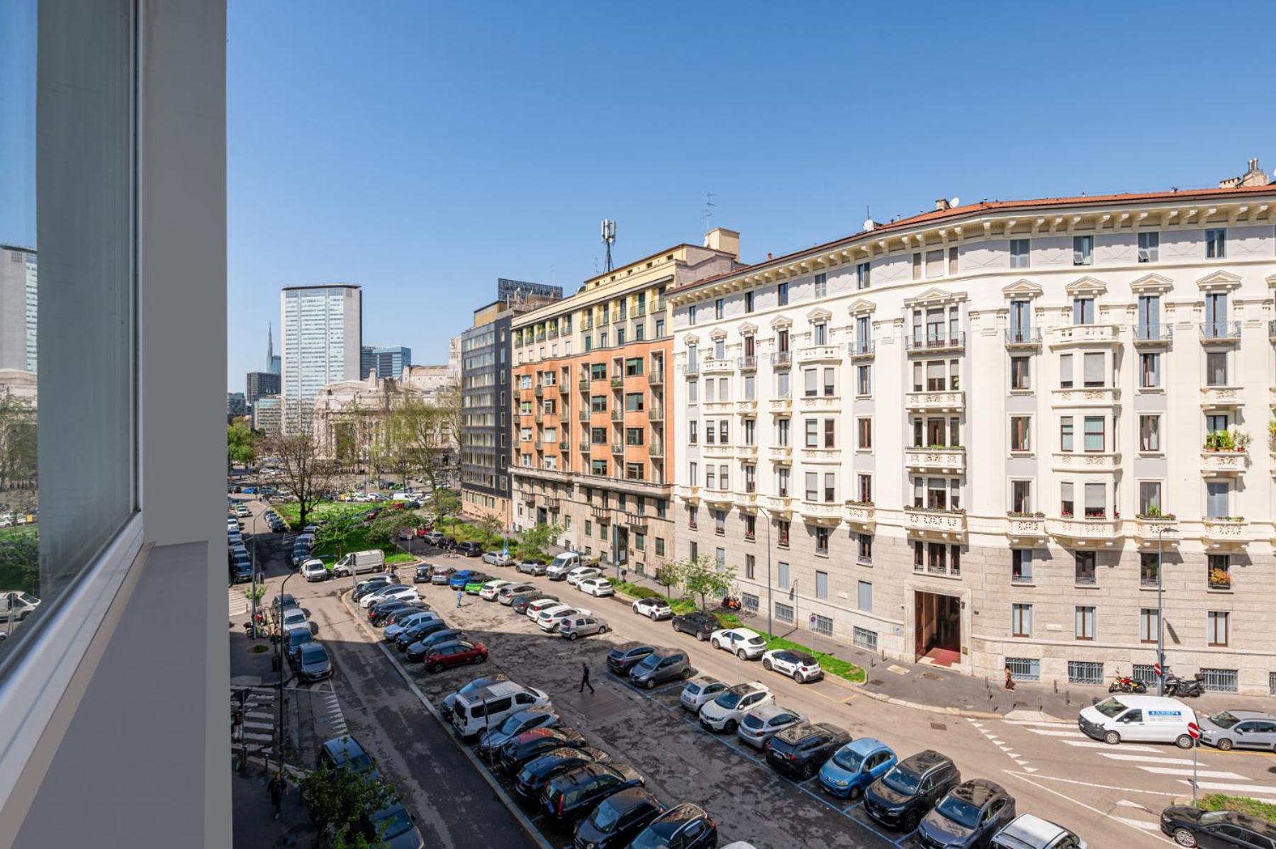 Binario Verticale Milano Camera foto