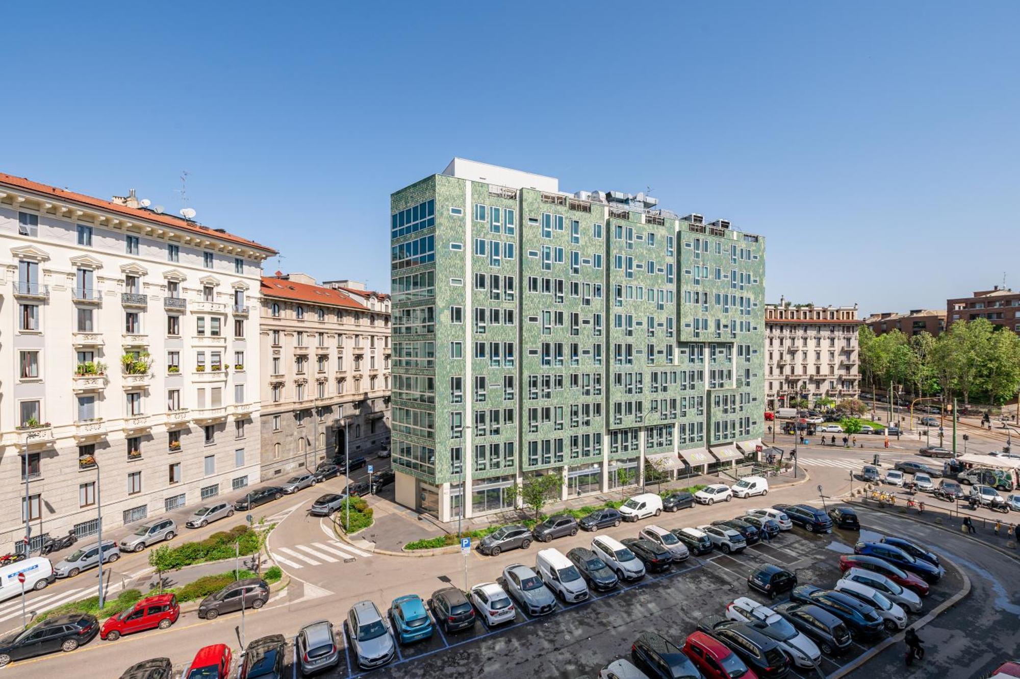 Binario Verticale Milano Esterno foto
